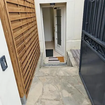 Entier Indépendant Dans Maison